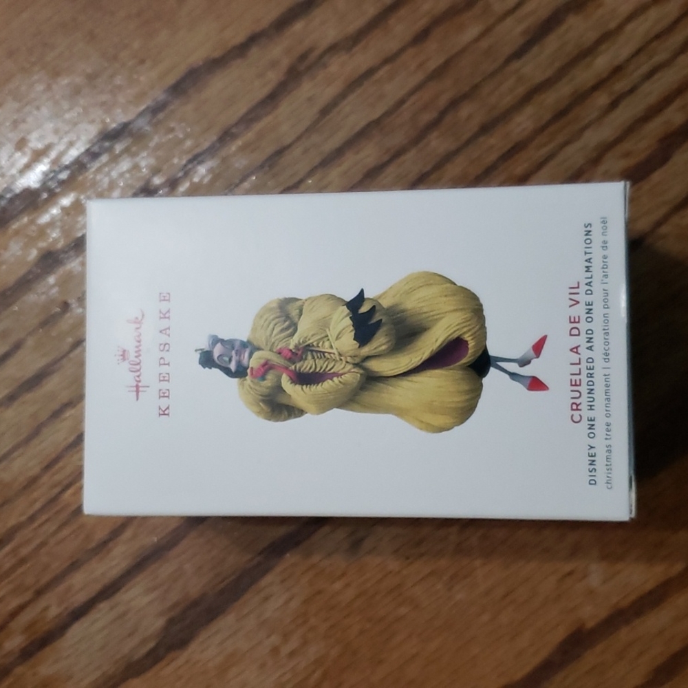 2019 Hallmark Limited Edition Cruella De Vil
